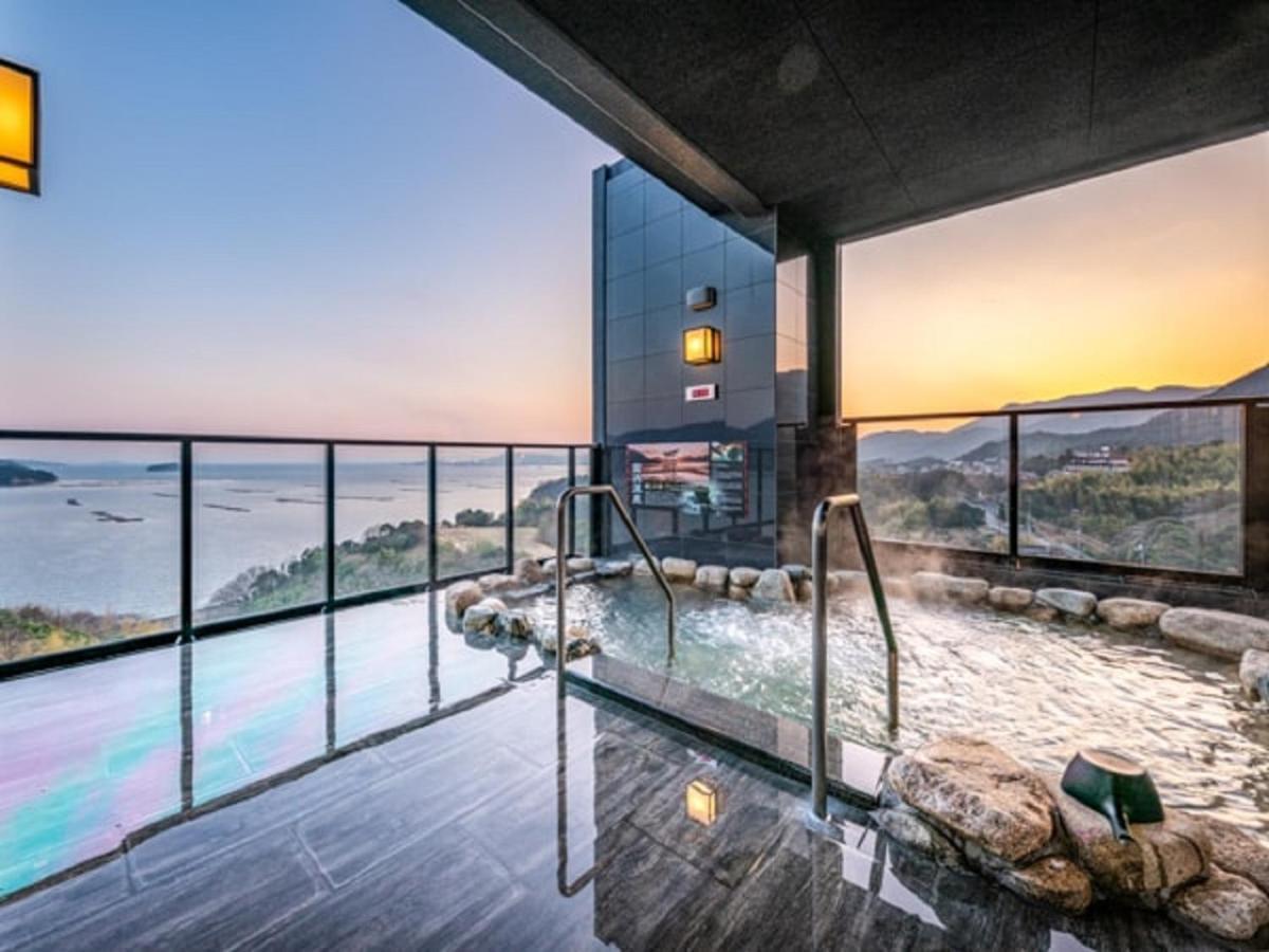 Livemax Resort Miyahama Ocean View Хатсукаичи Екстериор снимка