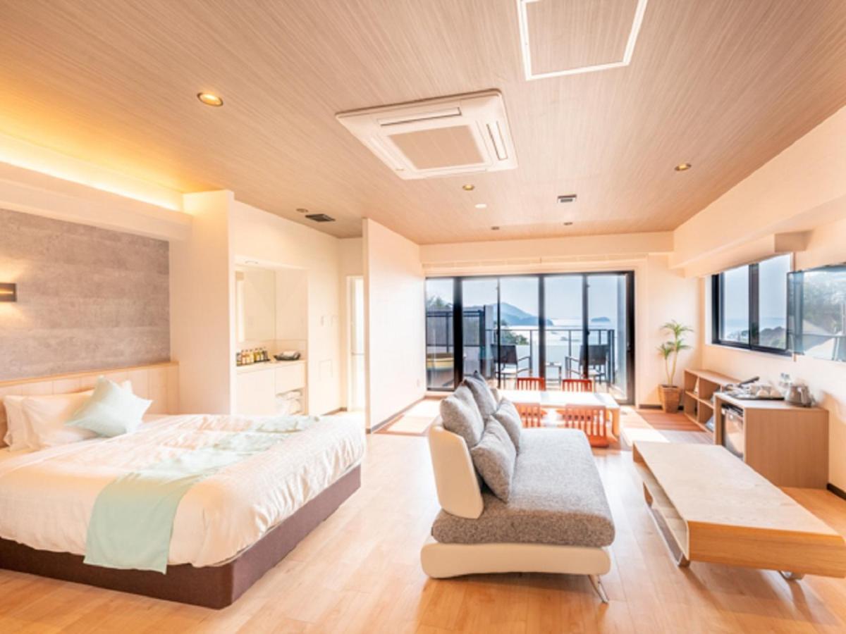 Livemax Resort Miyahama Ocean View Хатсукаичи Екстериор снимка