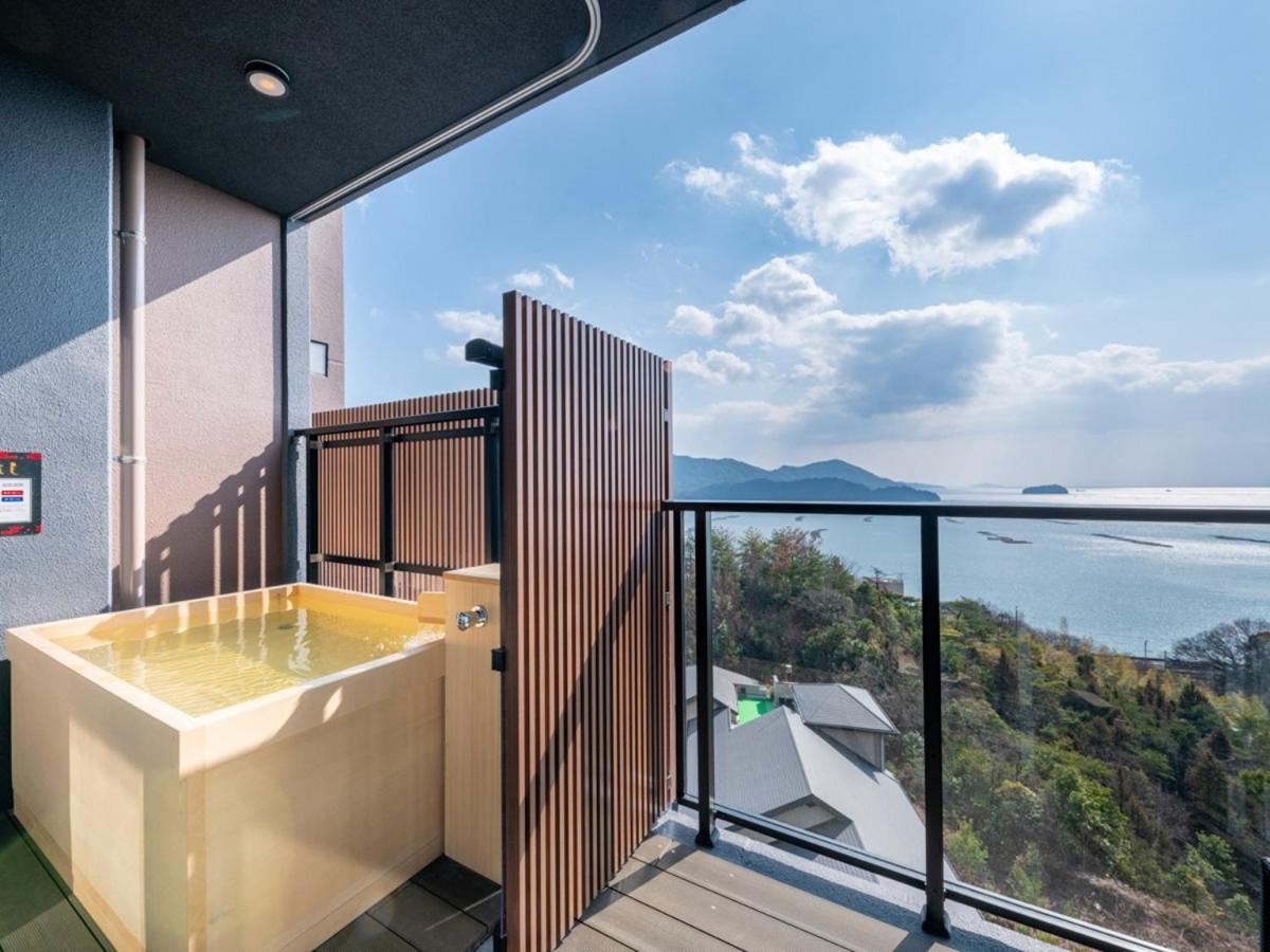 Livemax Resort Miyahama Ocean View Хатсукаичи Екстериор снимка